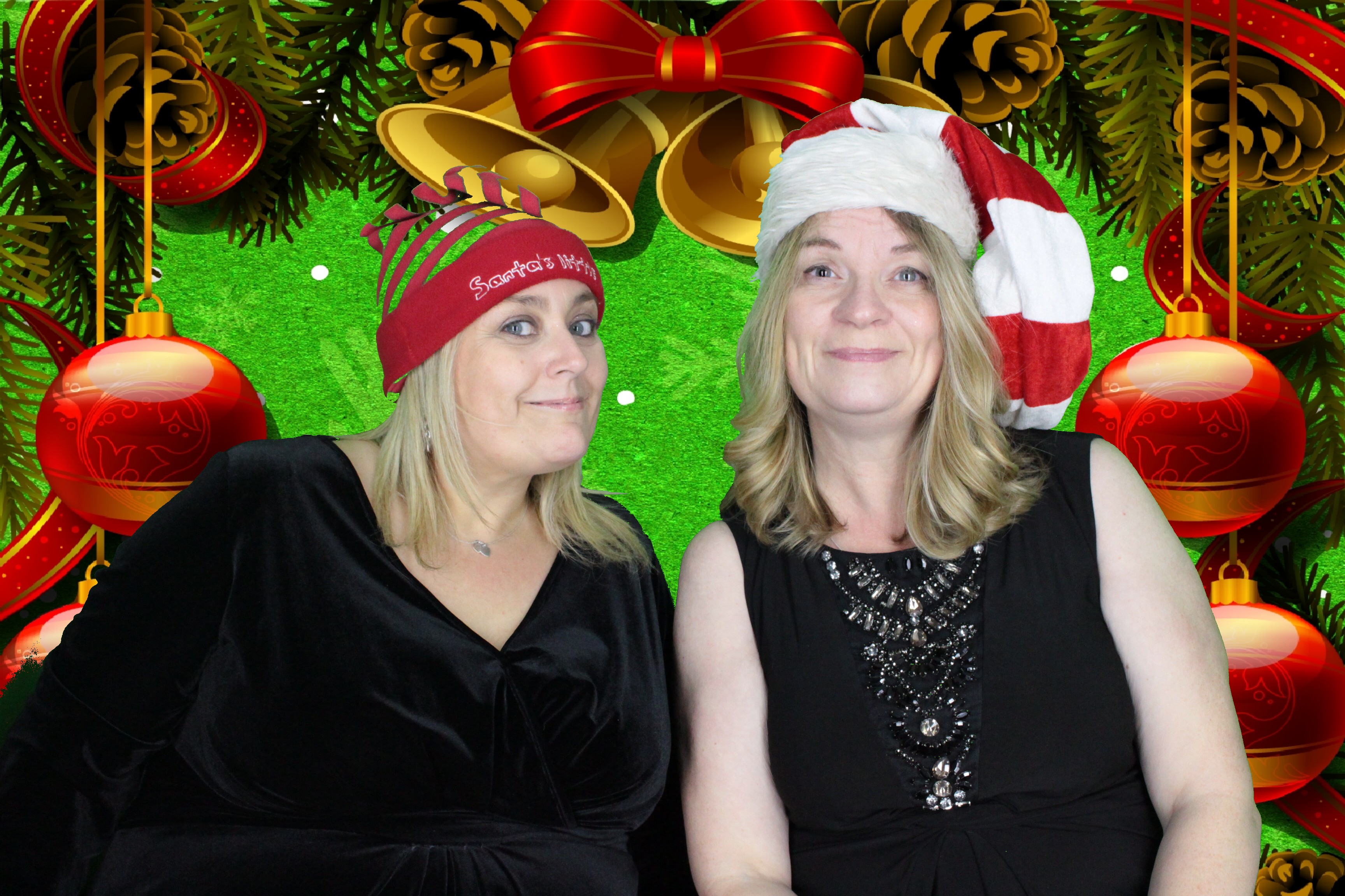 Upavon Officers' Mess Christmas Party | View more photos from the event at gallery.myphotoboothexperience.co.uk/u/MyPhotoBoothExperienceLtd/Upavon-Officers-Mess-Christmas-Party